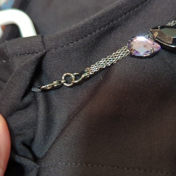 The Limited Collection Women's Black Sleeveless Peplum Top w/Necklace Size Med. - Picture 5 of 13